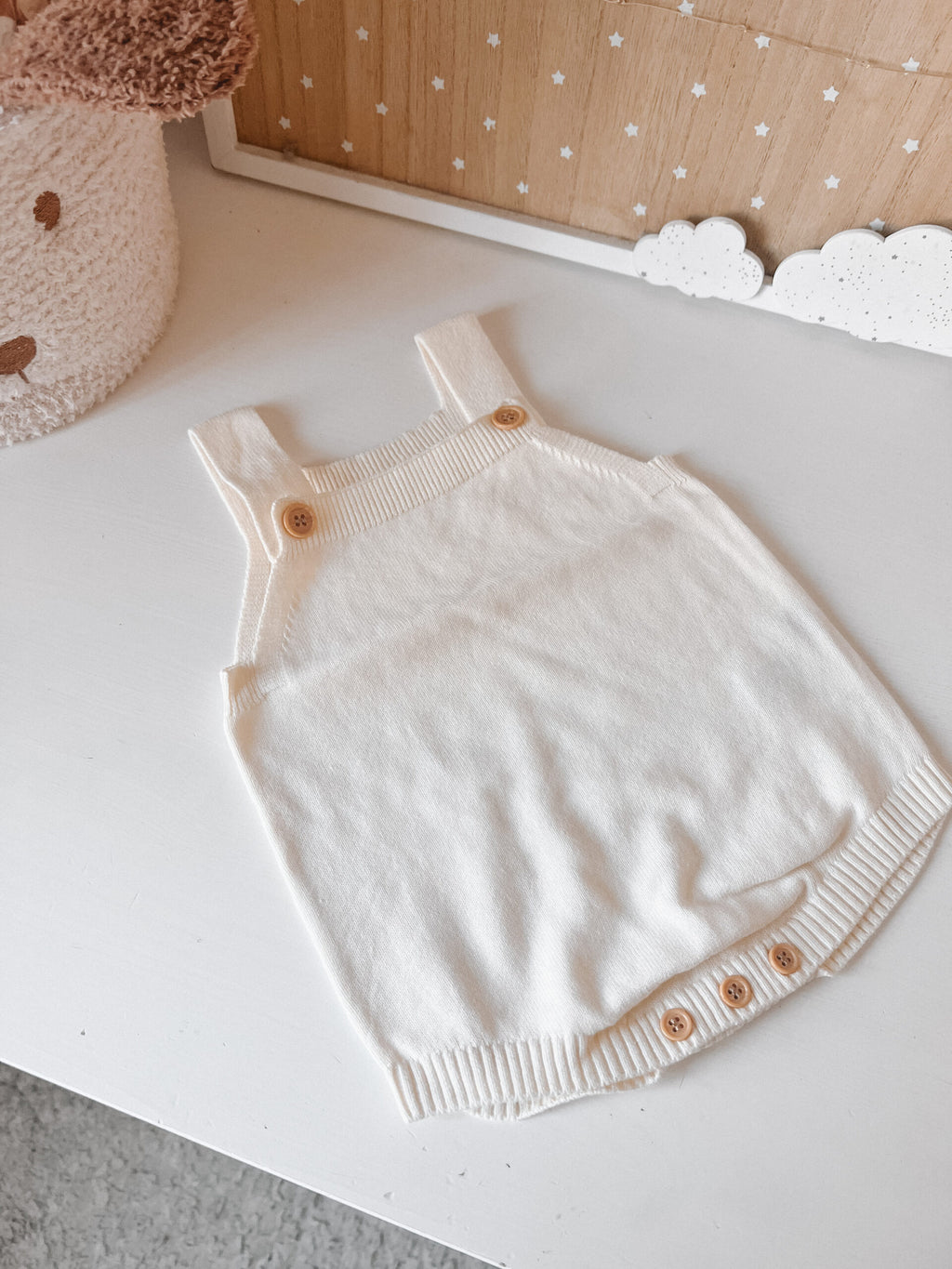 Fofo Soft Button – Pelele de punto para bebé con botones