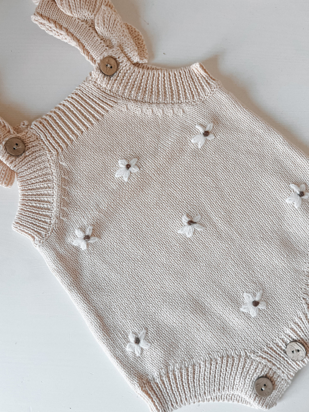 Fofo Dreamy Flower – Pelele de punto para bebé con flores y volantes