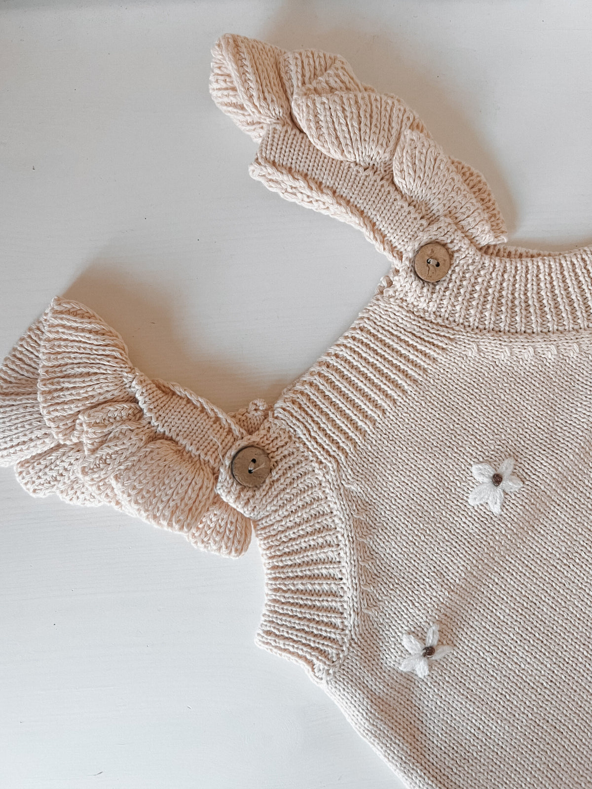 Fofo Dreamy Flower – Pelele de punto para bebé con flores y volantes