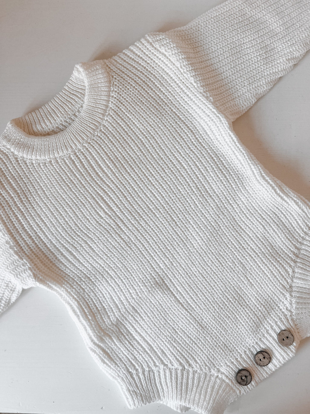 Fofo Pure Cozy Blanco – Pelele de punto para bebé con botones