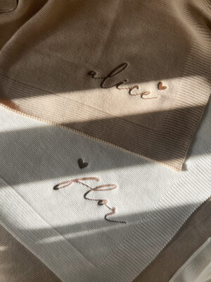 Manta personalizada para bebé com nome bordado