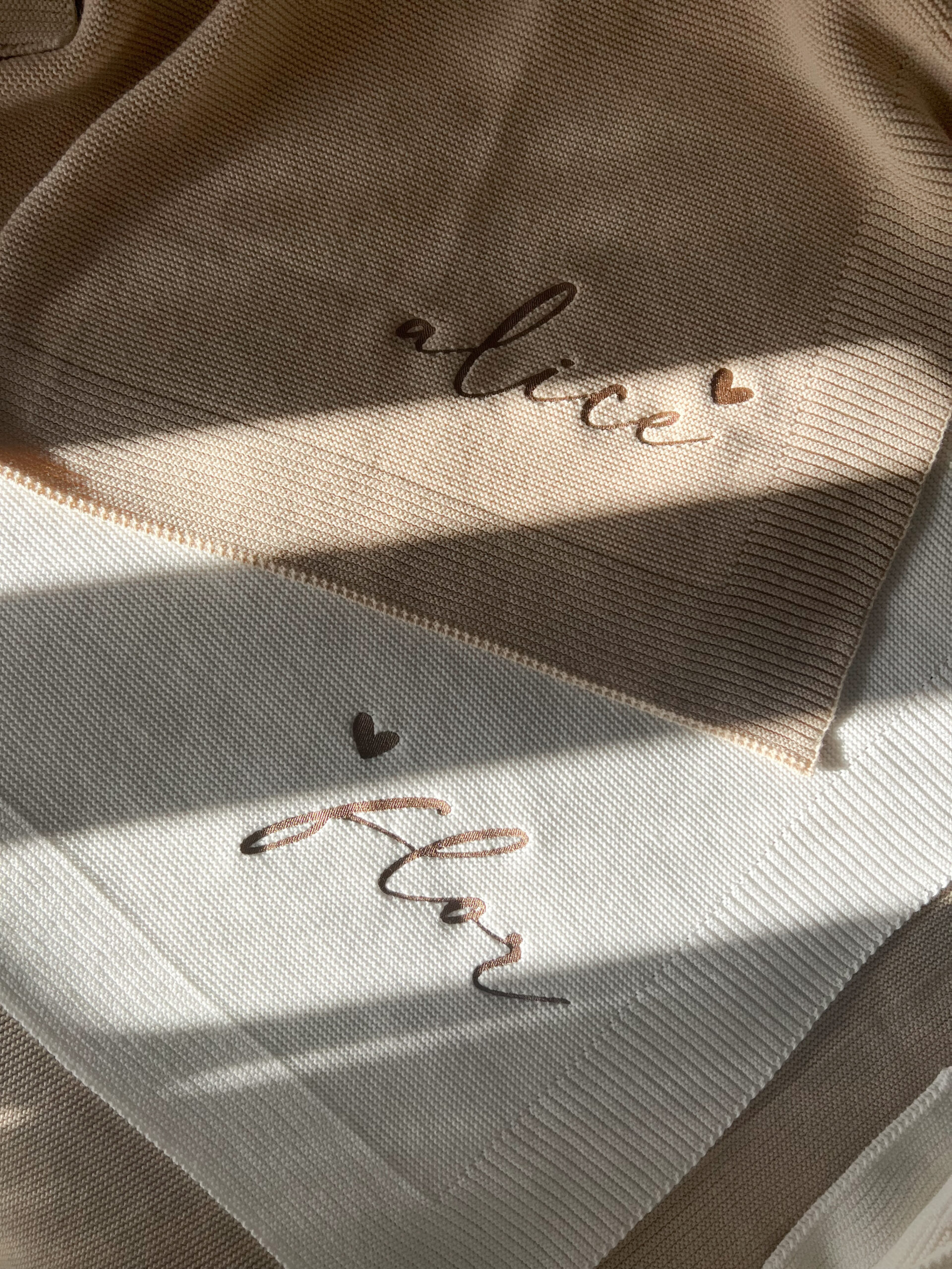 Manta personalizada para bebé com nome bordado