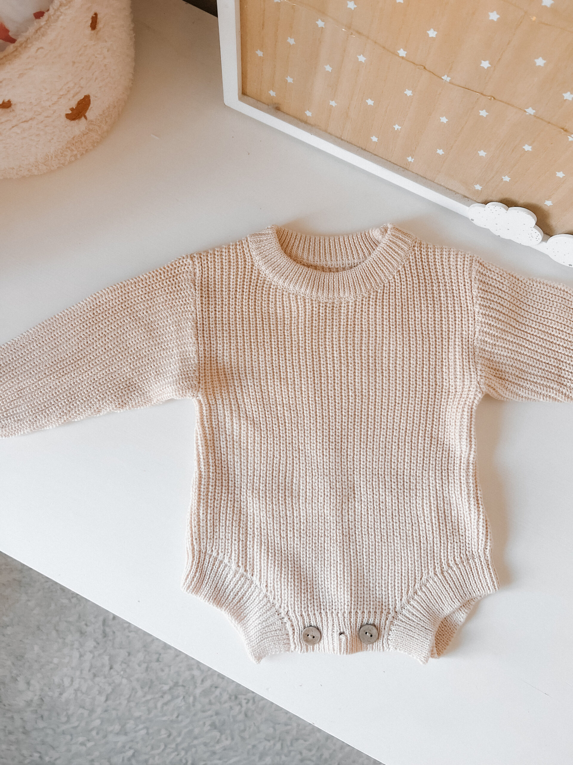 Fofo Pure Cozy – Fofo de Malha para Bebé com Botões