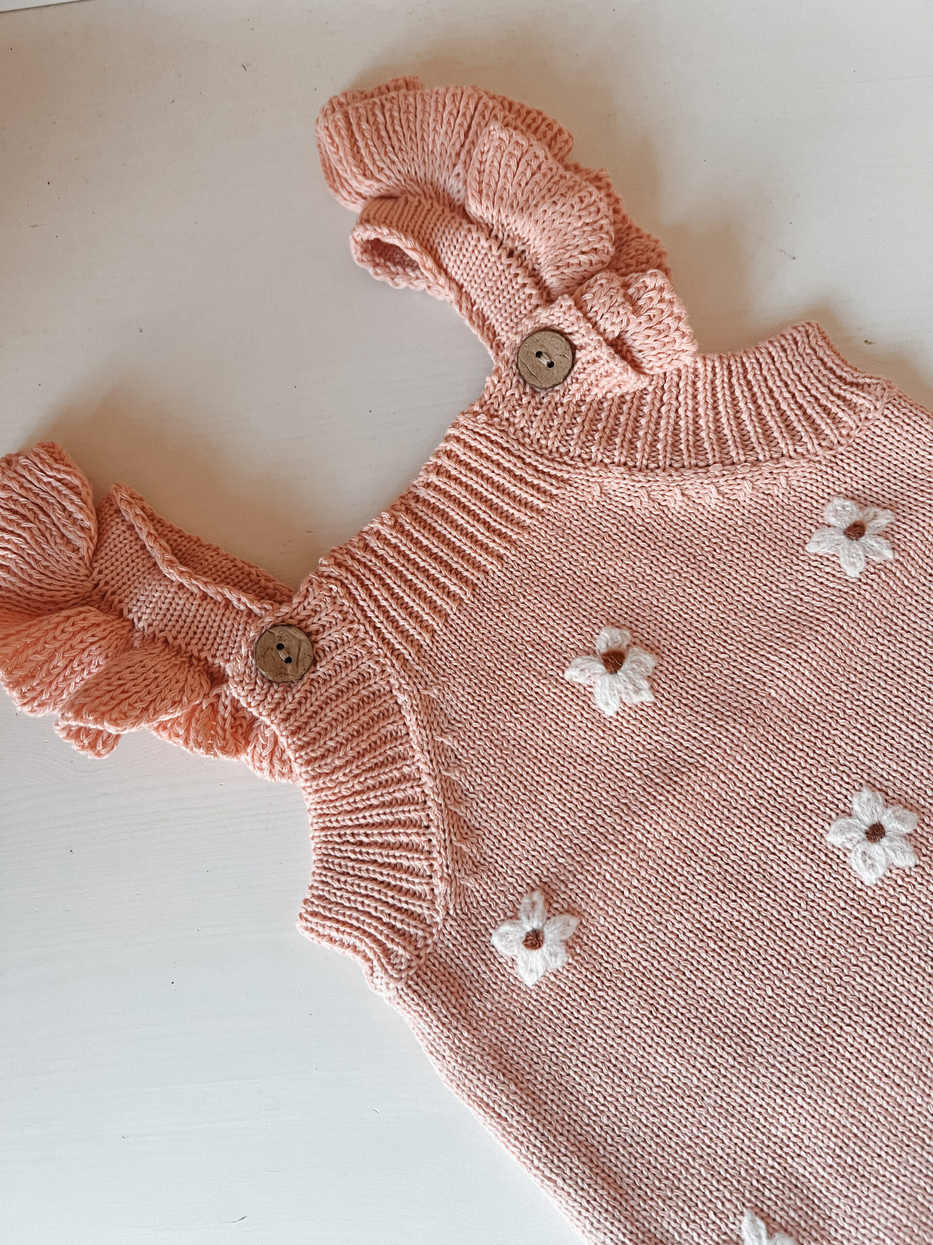 Fofo Dreamy Flower Rosa – Fofo de Malha para Bebé com Flores e Folhos - Image 3